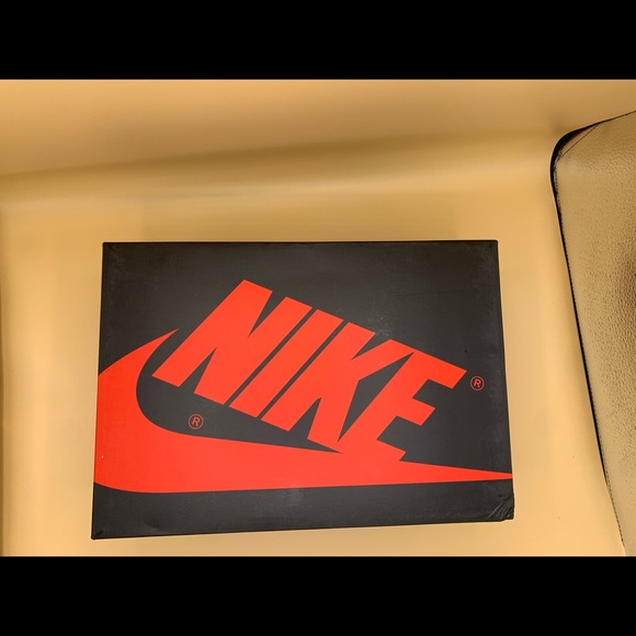 Air Jordan 1 High OG - Brotherhood - Size 9.5 - Picture 5 of 8